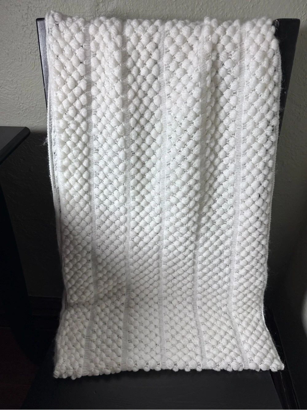 Full loop scarf, acrylic white